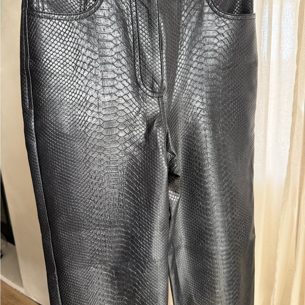 Aritzia Wilfred The Melina Black Snakeskin Vegan Faux Leather Pant Size 0 - Picture 5 of 7